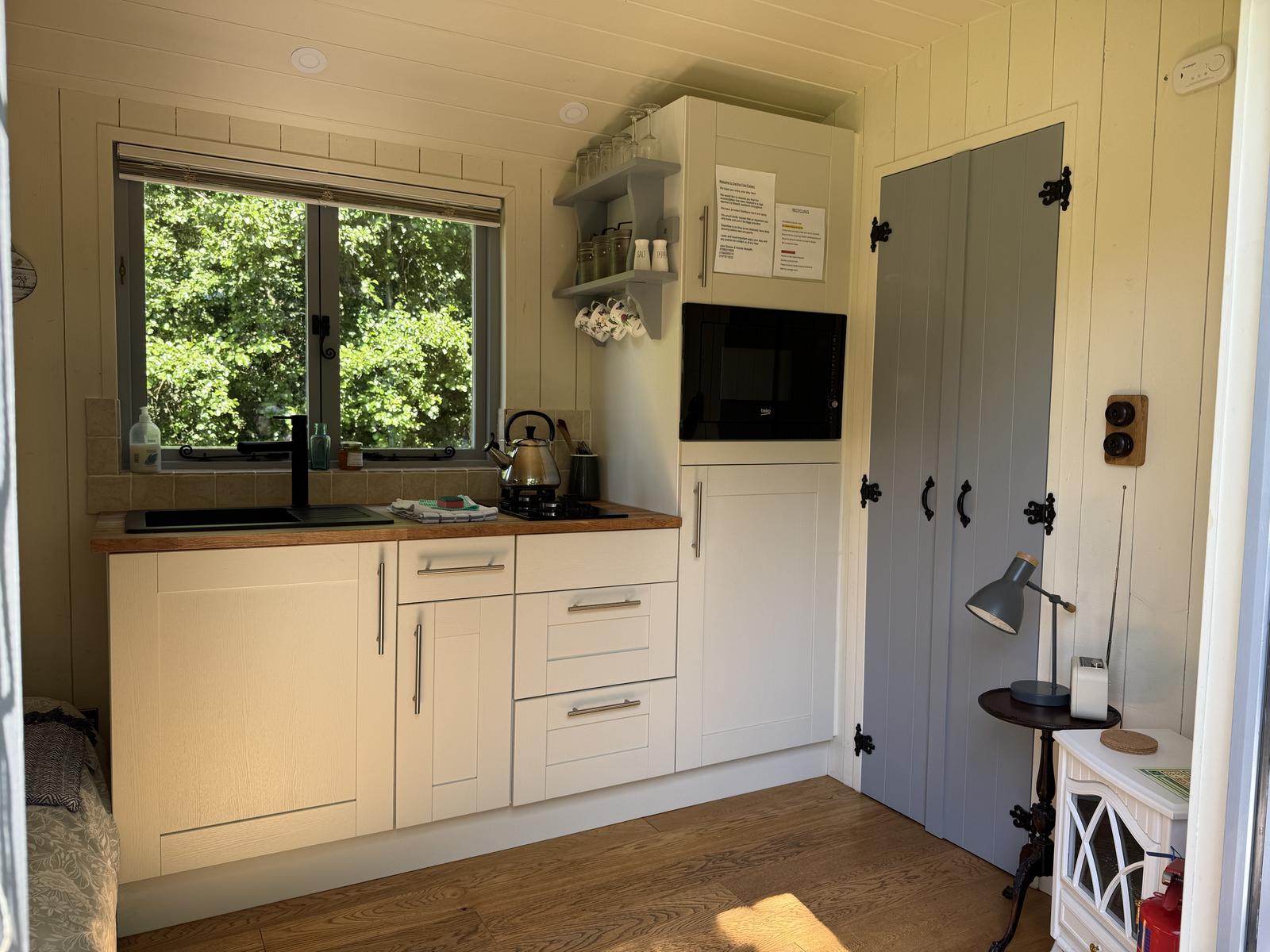 Josie - Shepherd's Hut - image 4
