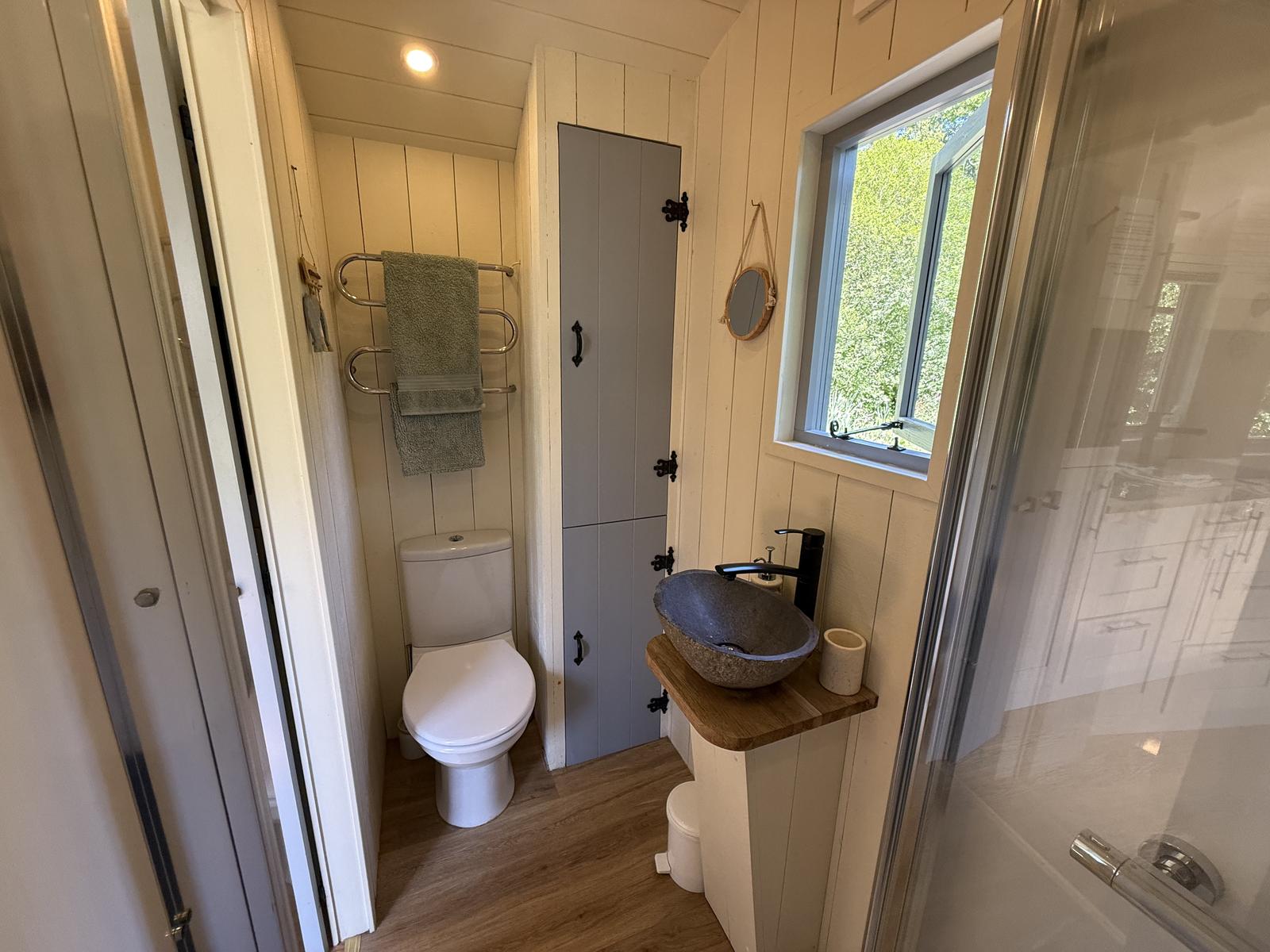 Josie - Shepherd's Hut - image 5